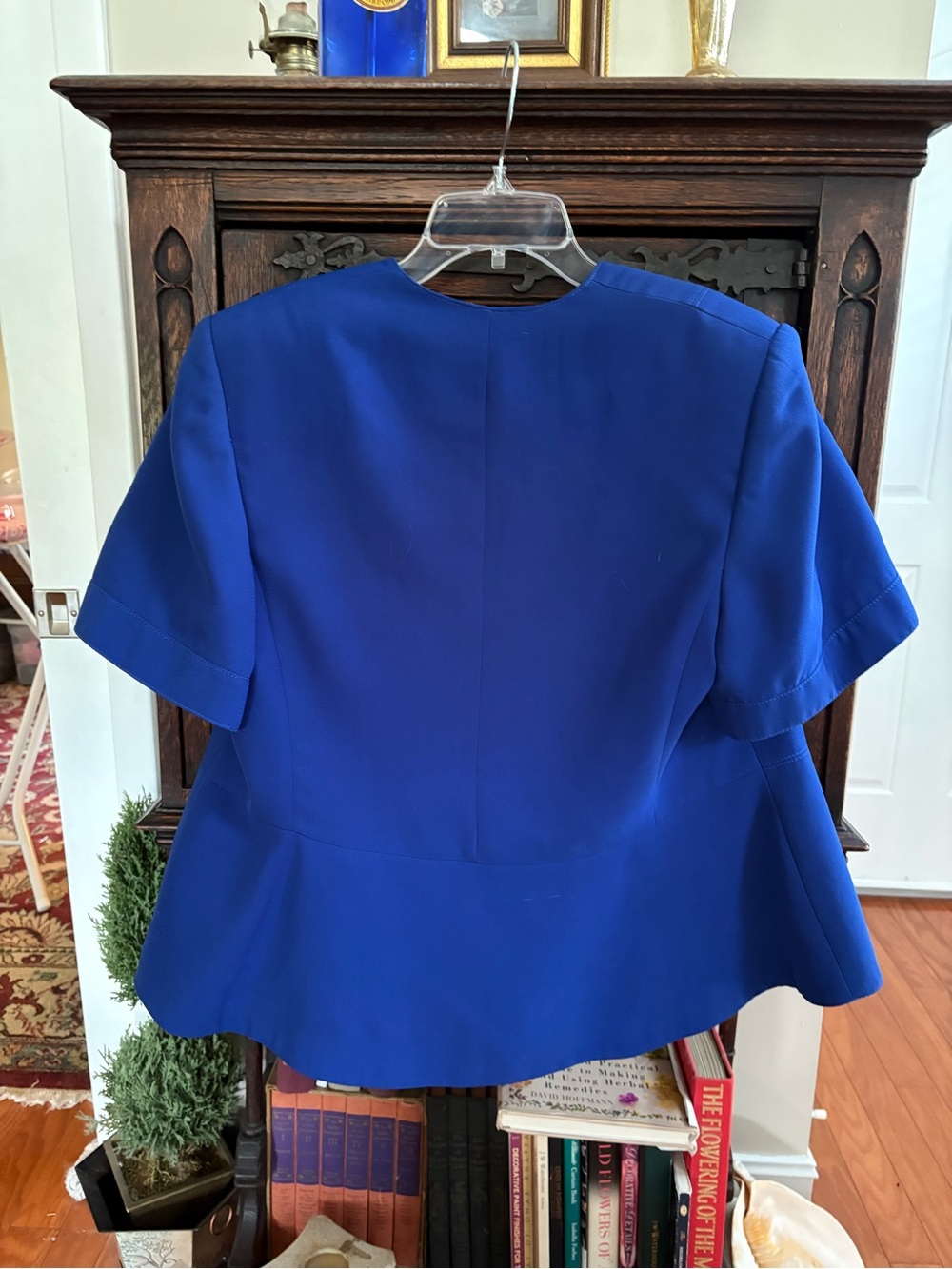 Kasper: Plus-Size 18, Royal Blue Short Sleeve Skirt Suit - Picture 4 of 6
